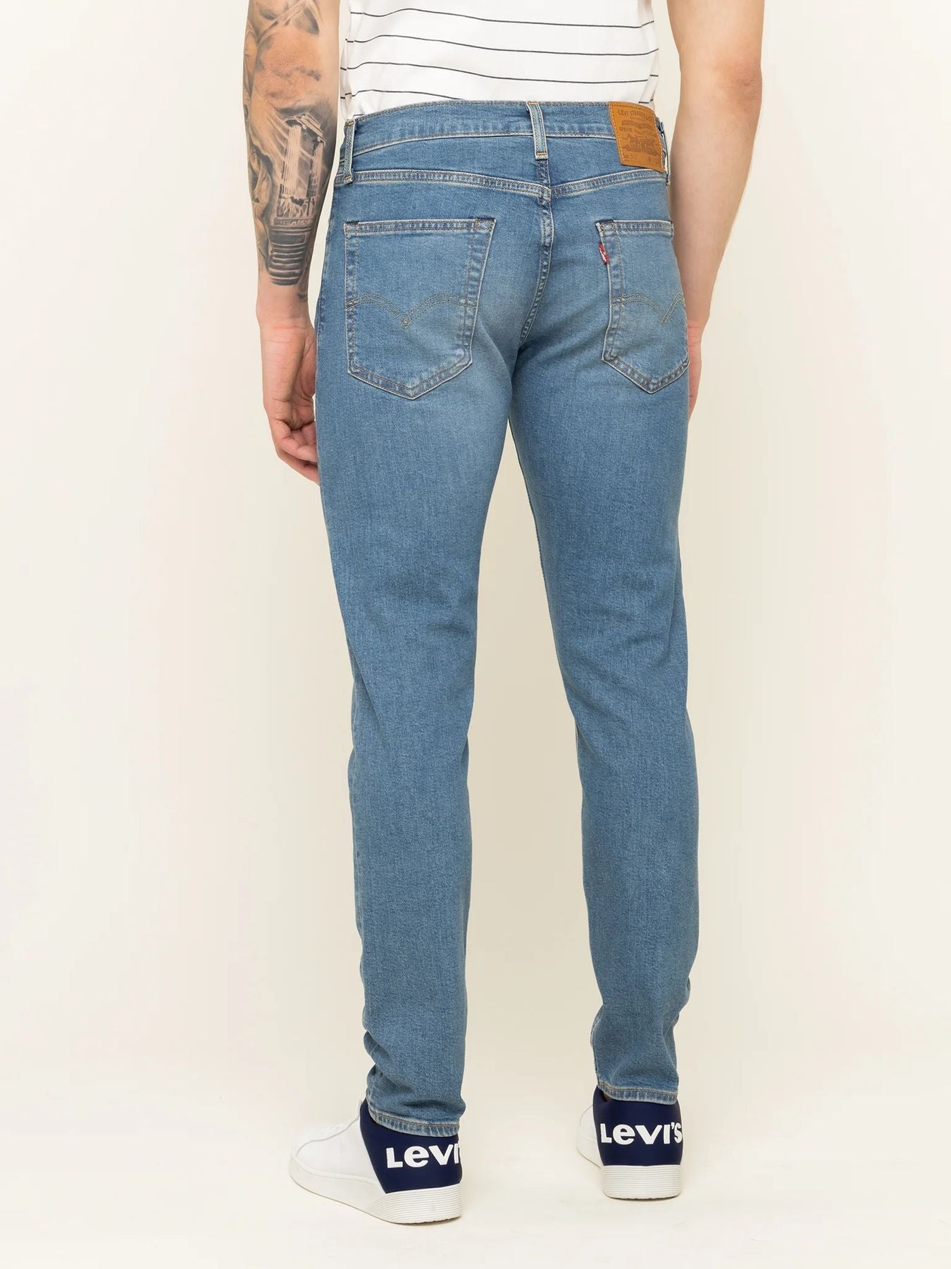 28833 - 0588 - JEANS - LEVIS - World Fashion