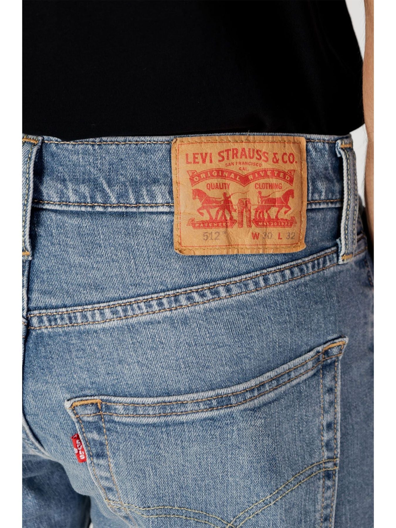 28833 - 0733 - JEANS - LEVIS - World Fashion