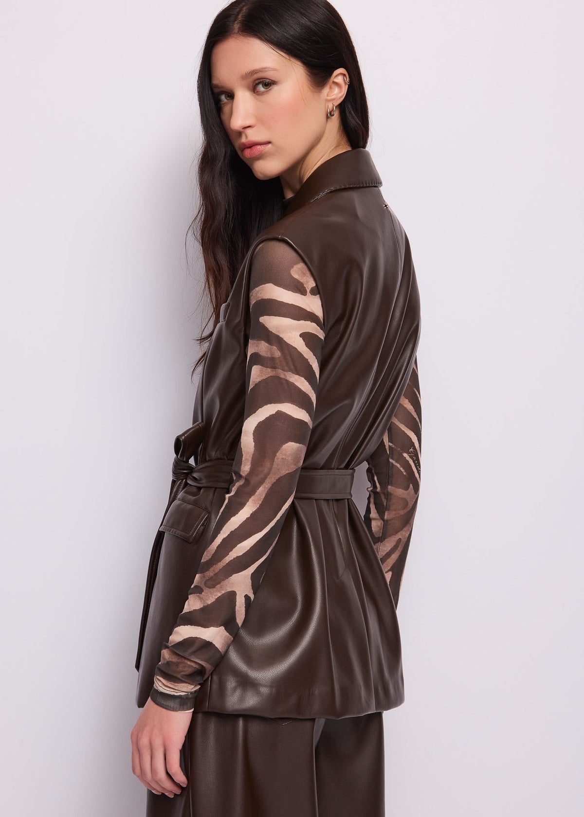 Gaudì - Gilet in similpelle con revers e cintura - Donna