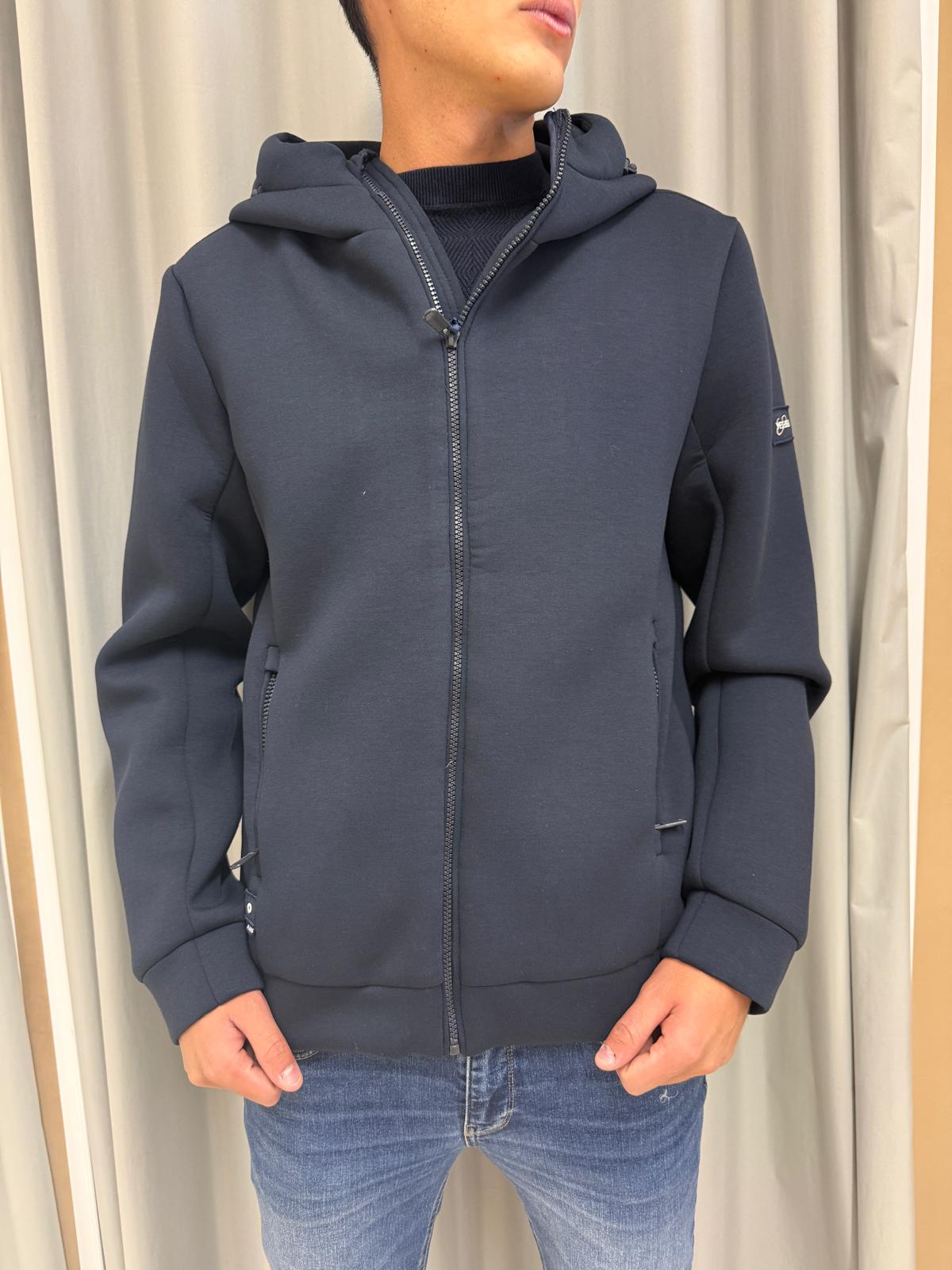 J820QC00 - CAPISPALLA - Yes Zee
