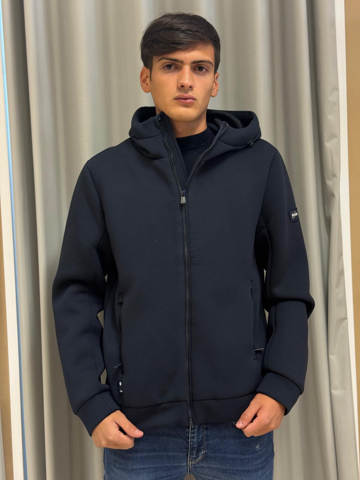 J820QC00 - CAPISPALLA - Yes Zee