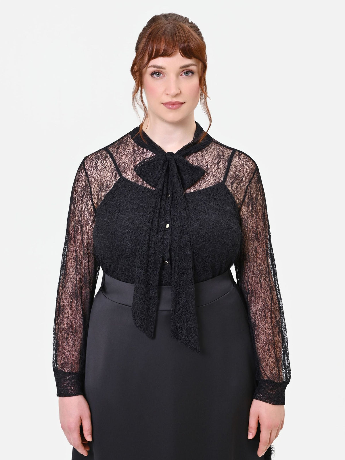 Rinascimento Curvy - Camicia in pizzo con collo a fiocco - Donna