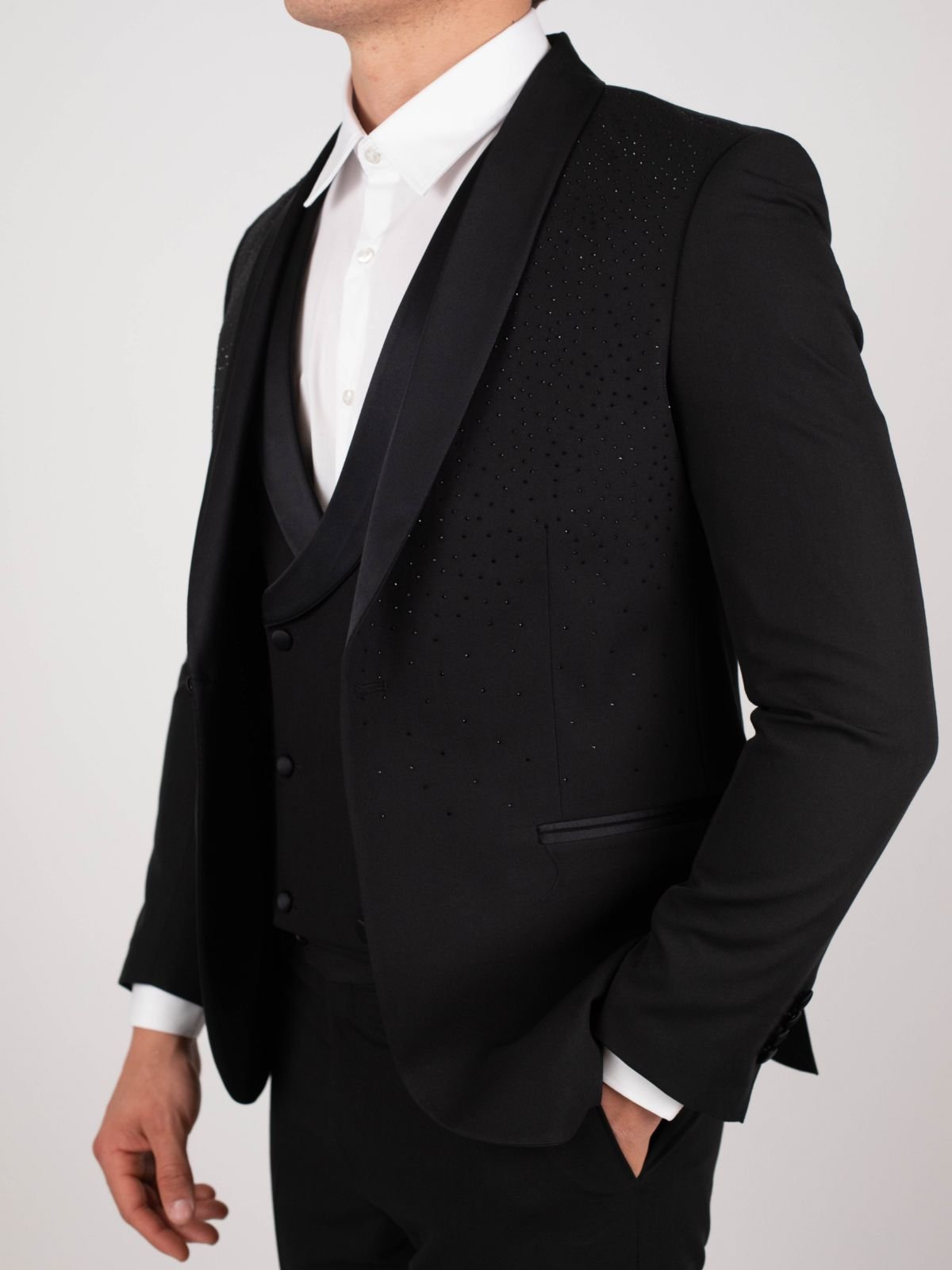 Alfio - Abito D/7 con micro dettagli luminosi - Uomo - World Fashion