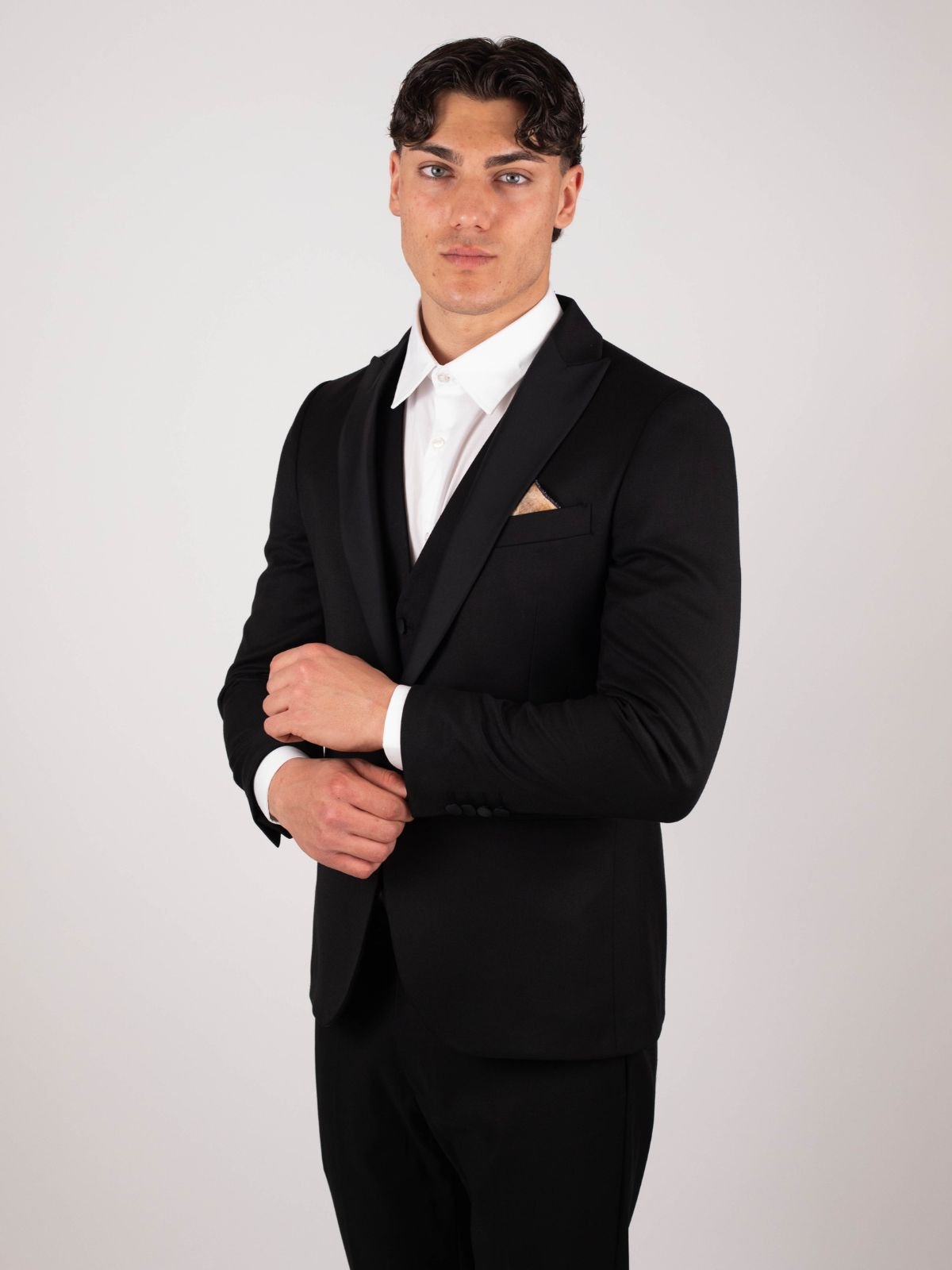 Bharnaba - Abito smoking tris con giacca monopetto rever a lancia in raso - Uomo - World Fashion