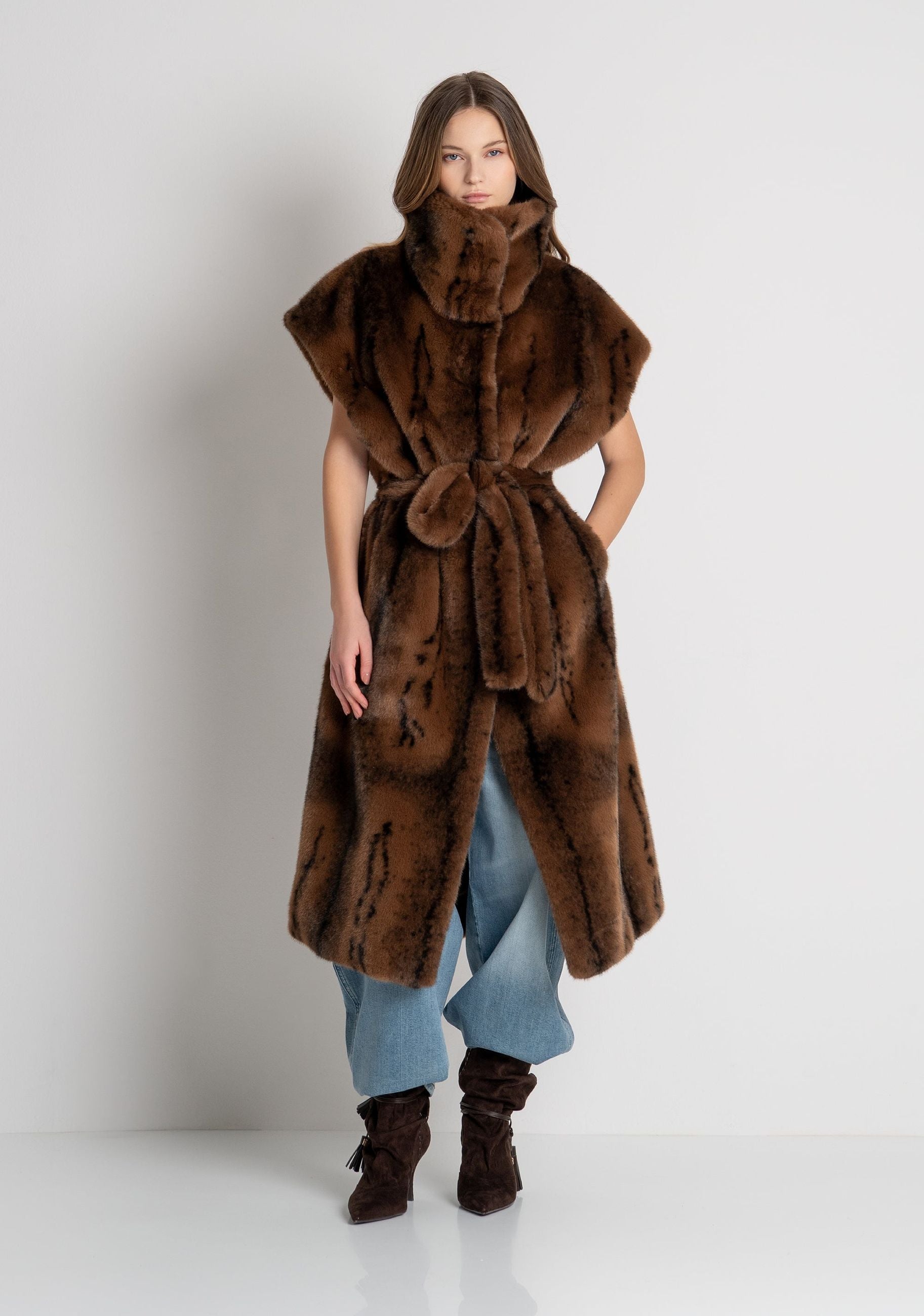 Fracomina - Gilet lungo in ecopelliccia con cintura - Donna