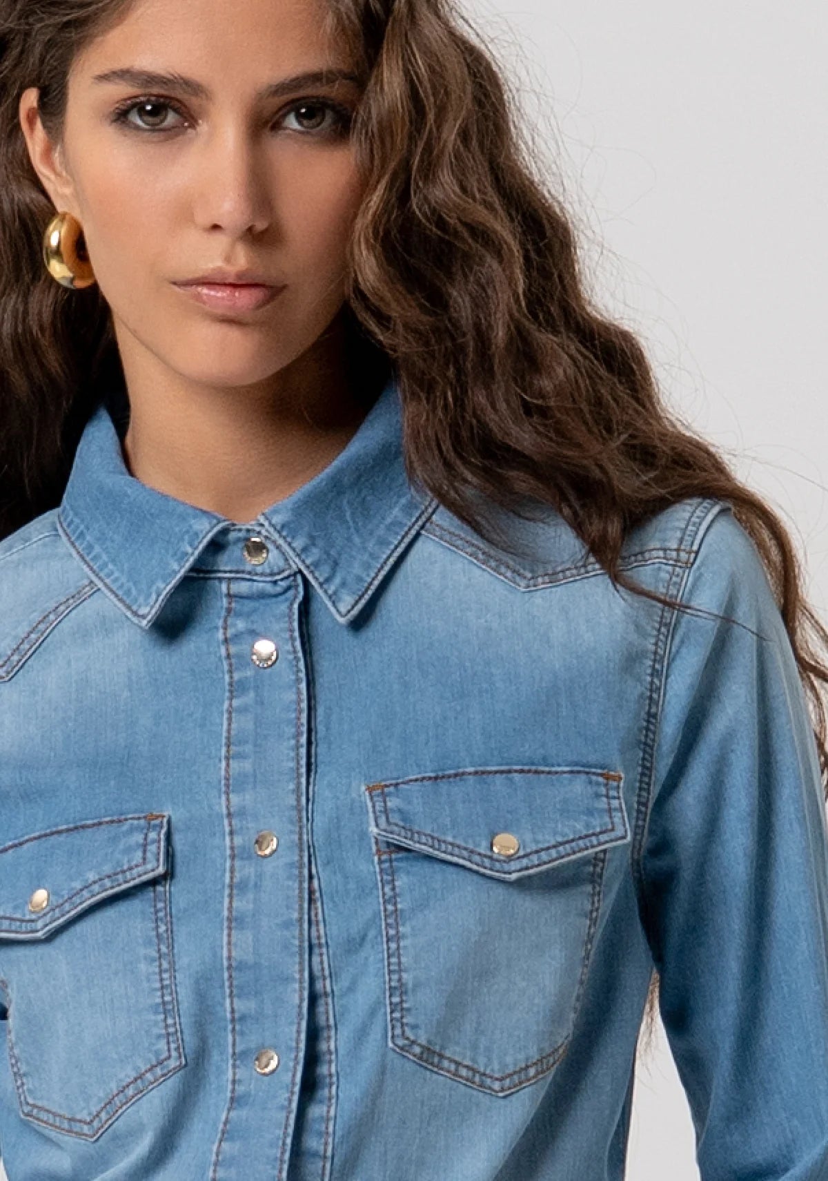 Camicia regular in denim con lavaggio bleached Donna - Fracomina - World Fashion