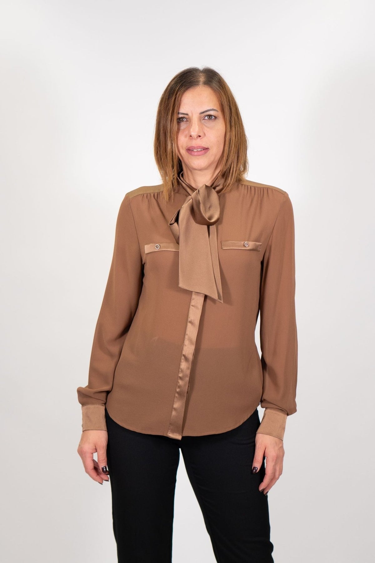 Fracomina - Camicia regular con fiocco sul collo - Donna - World Fashion