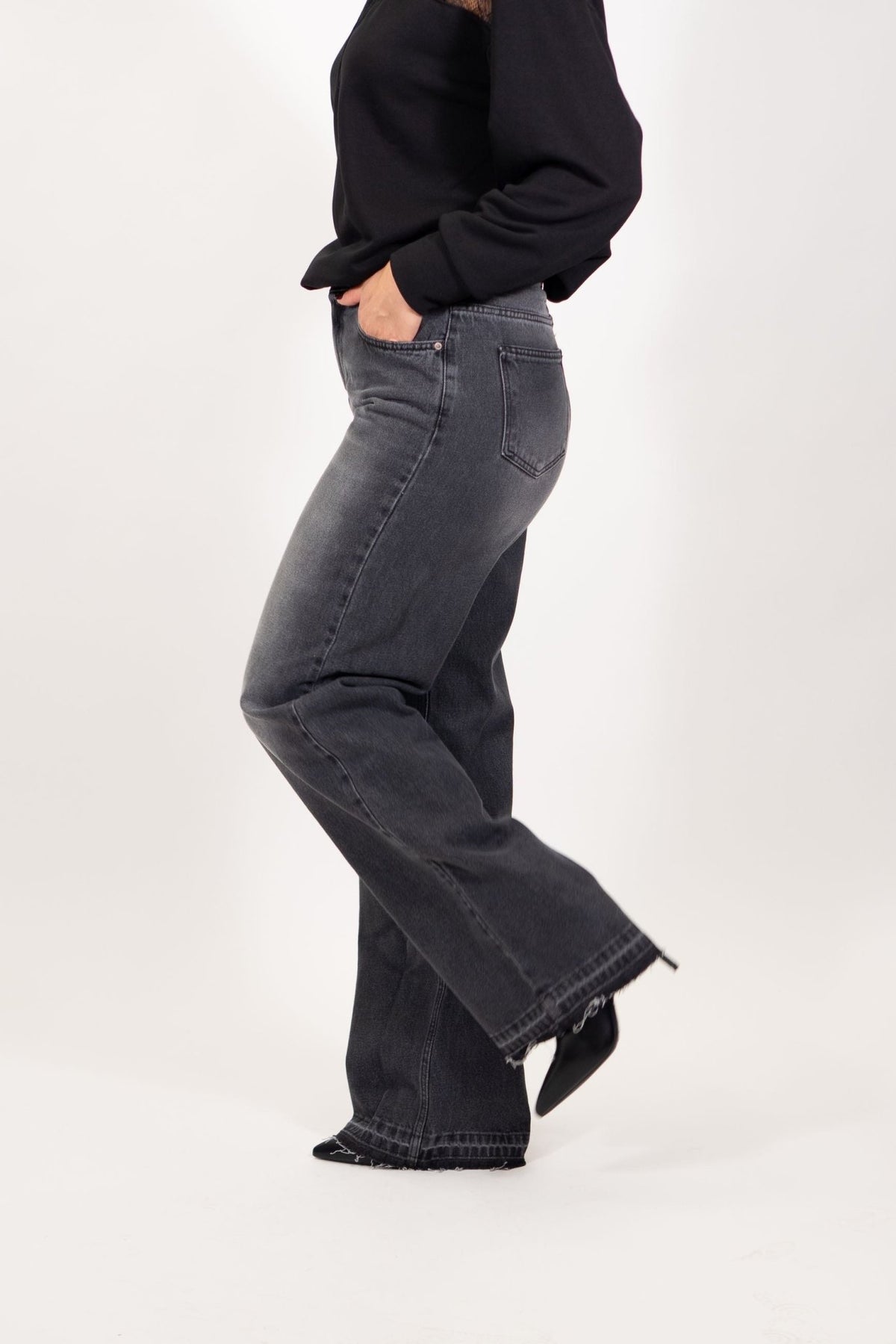 Fracomina - Jeans linea dritta in denim black - Donna - World Fashion