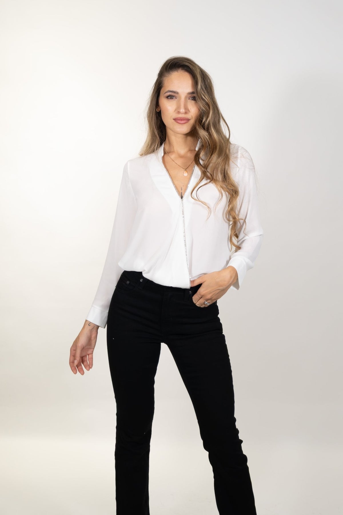 Gaudì - Blusa con scollo a V e strass - Donna - World Fashion