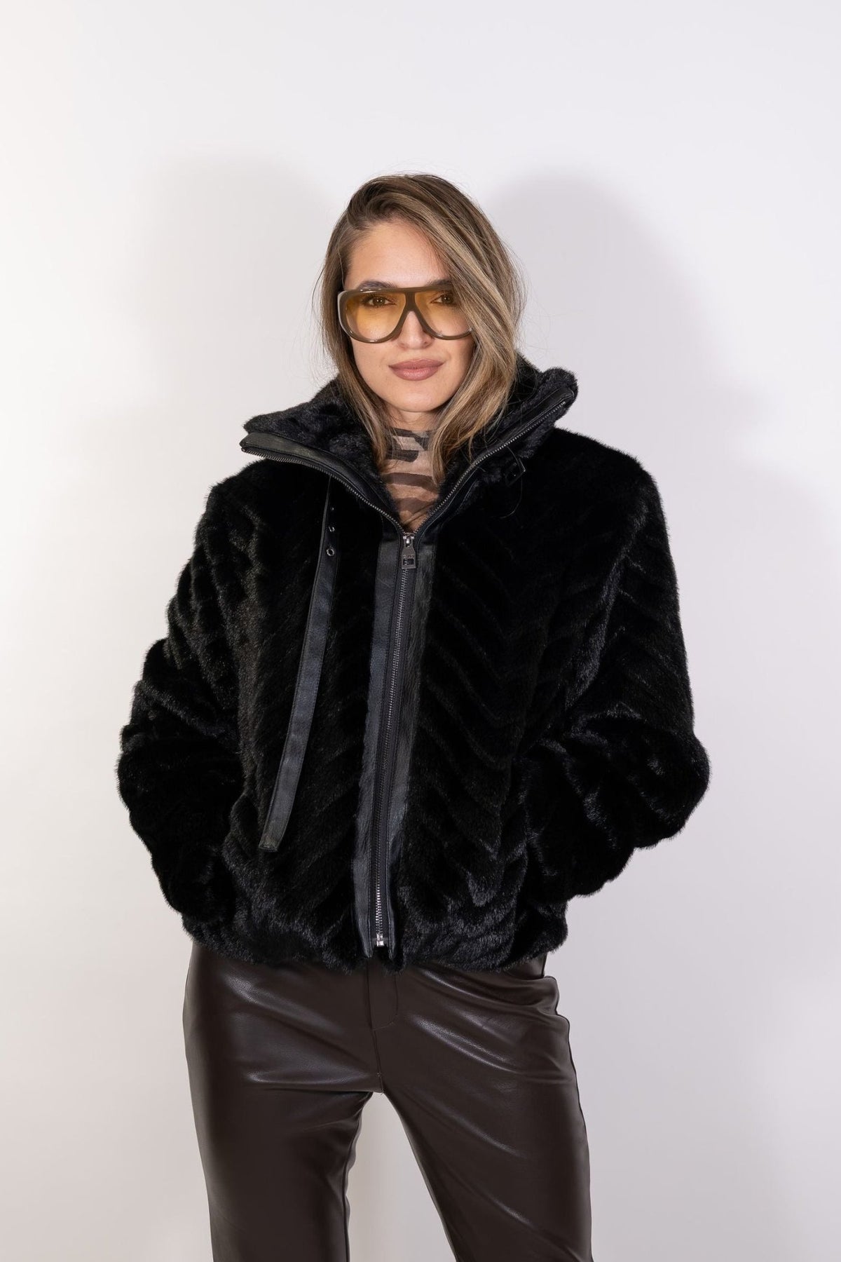 Gaudì - Giacca in ecopelliccia nera - Donna - World Fashion