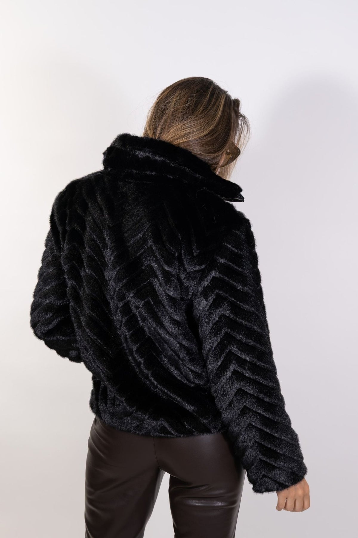 Gaudì - Giacca in ecopelliccia nera - Donna - World Fashion