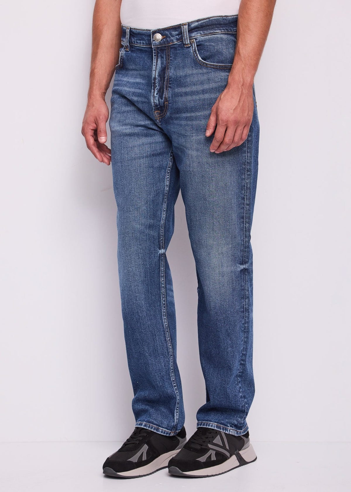 Gaudì - Jeans straight fit effetto used - Uomo - World Fashion