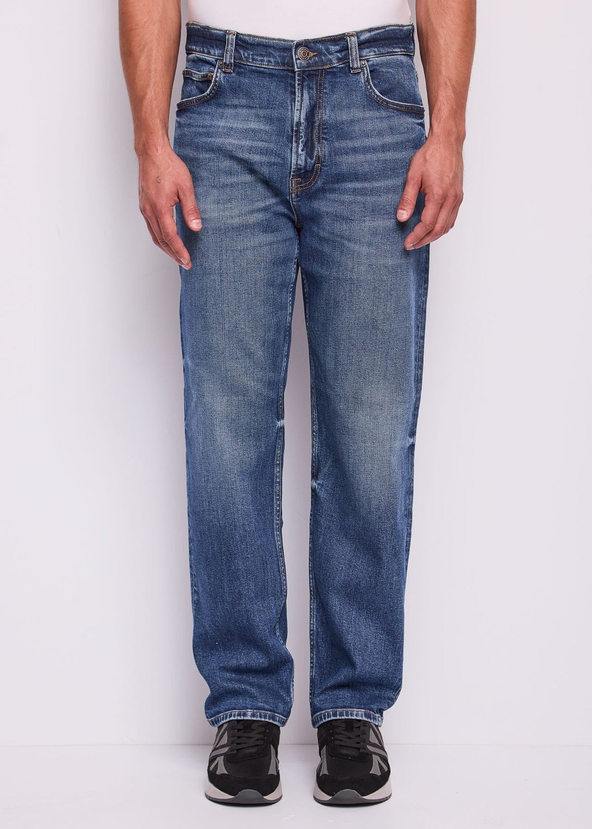 Gaudì - Jeans straight fit effetto used - Uomo - World Fashion