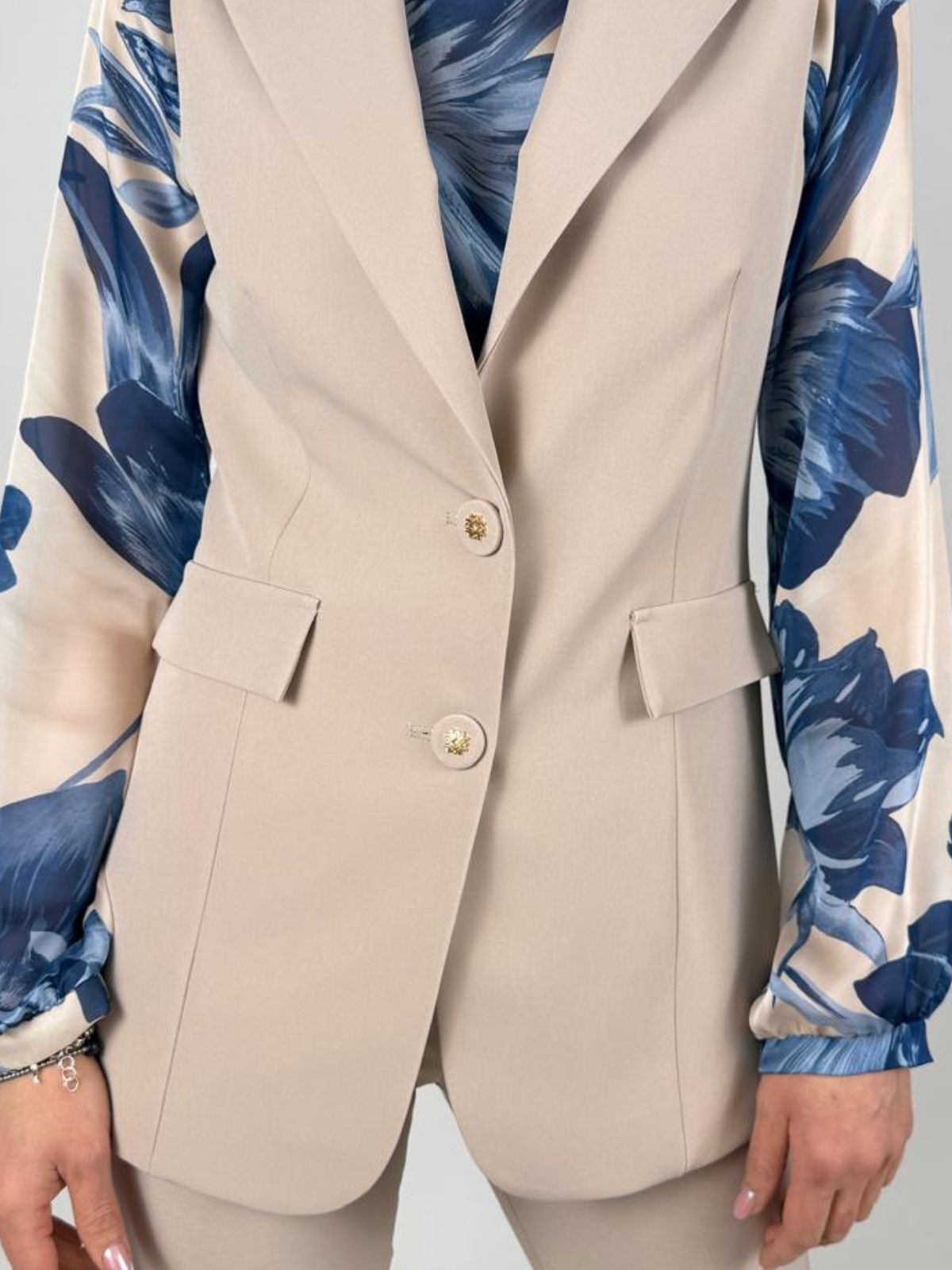 Gilet monopetto con revers a lancia Donna - Rinascimento - World Fashion
