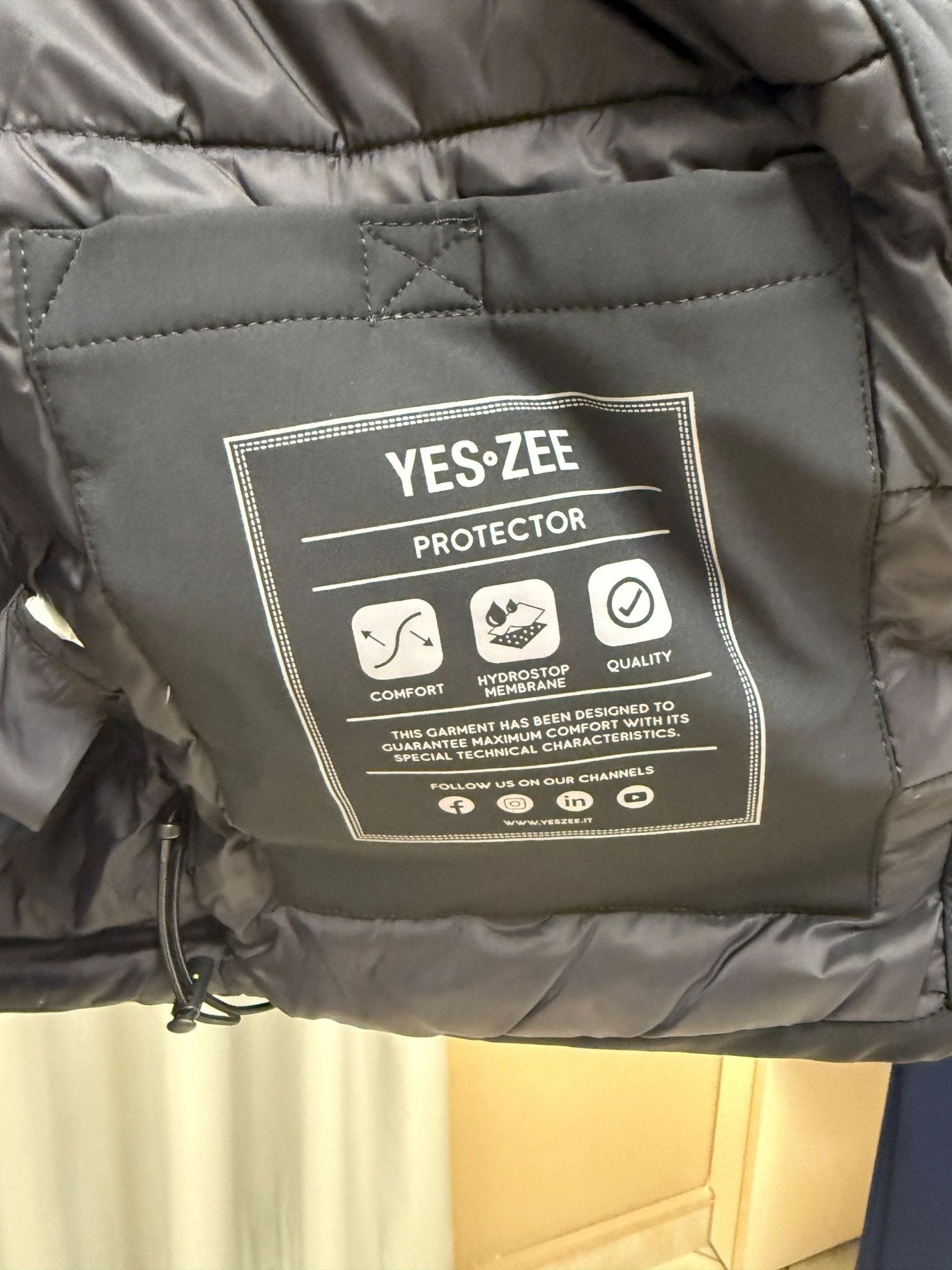 J834NM00 - CAPISPALLA - Yes Zee - World Fashion
