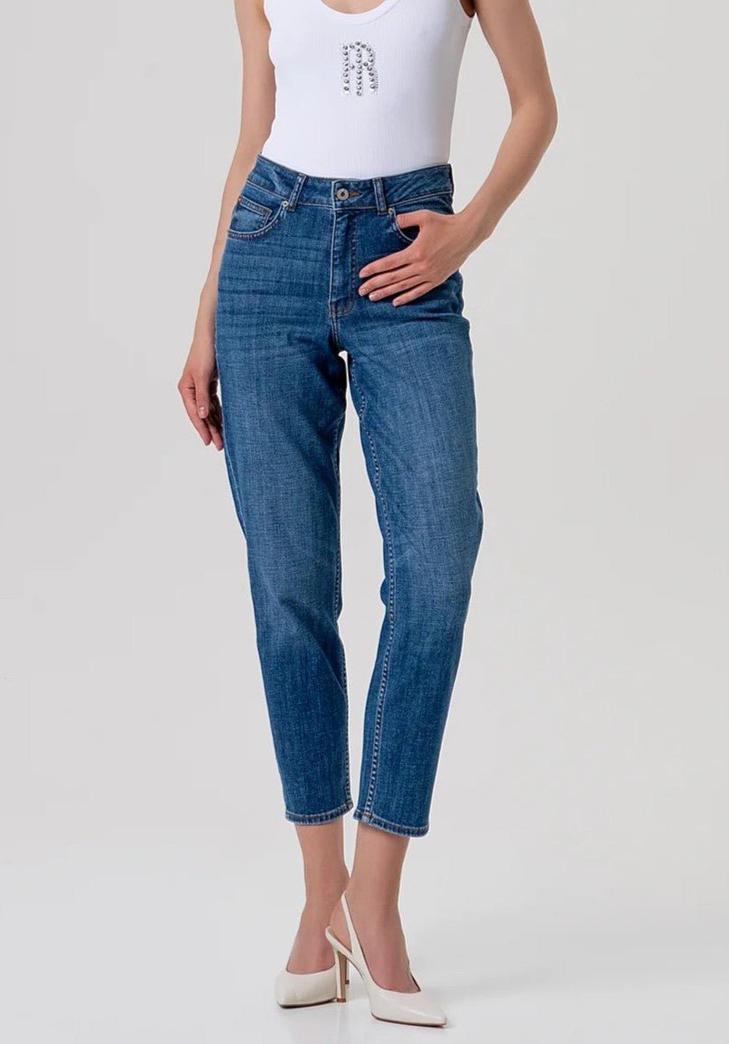 Jeans carrot mom fit in denim con lavaggio medio Donna - Fracomina - World Fashion