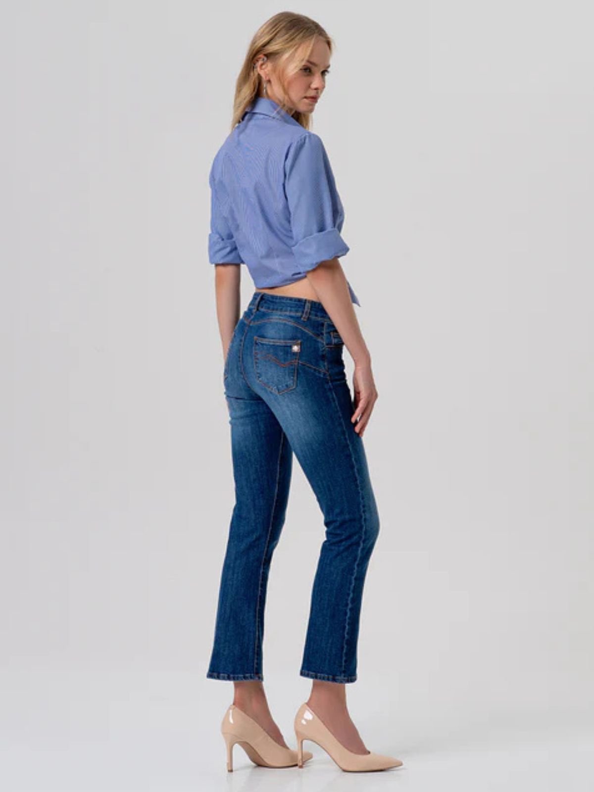 Jeans cropped effetto push up in denim con lavaggio medio Donna - Fracomina - World Fashion