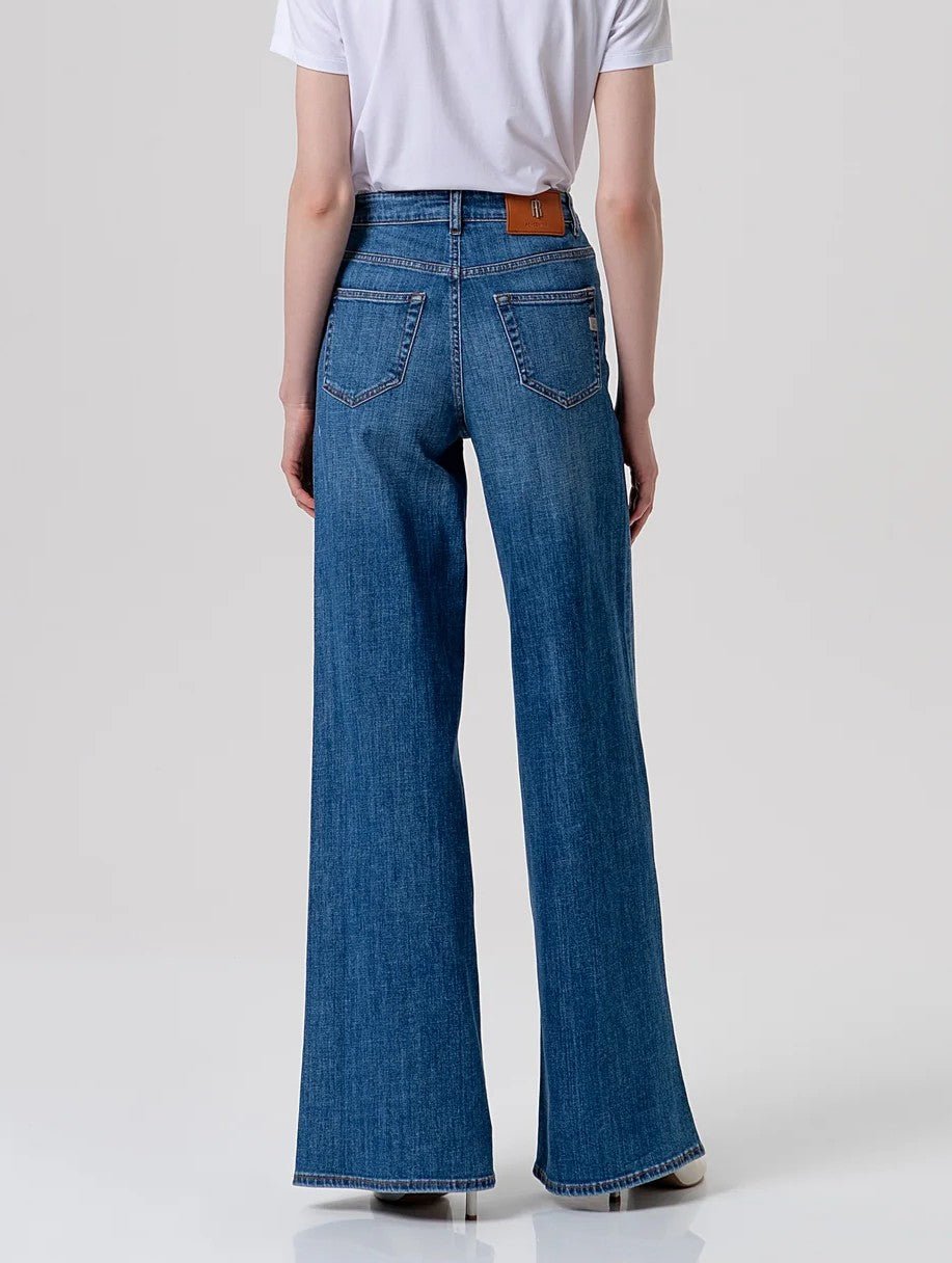 Jeans flare in denim con lavaggio medio Donna - Fracomina - World Fashion