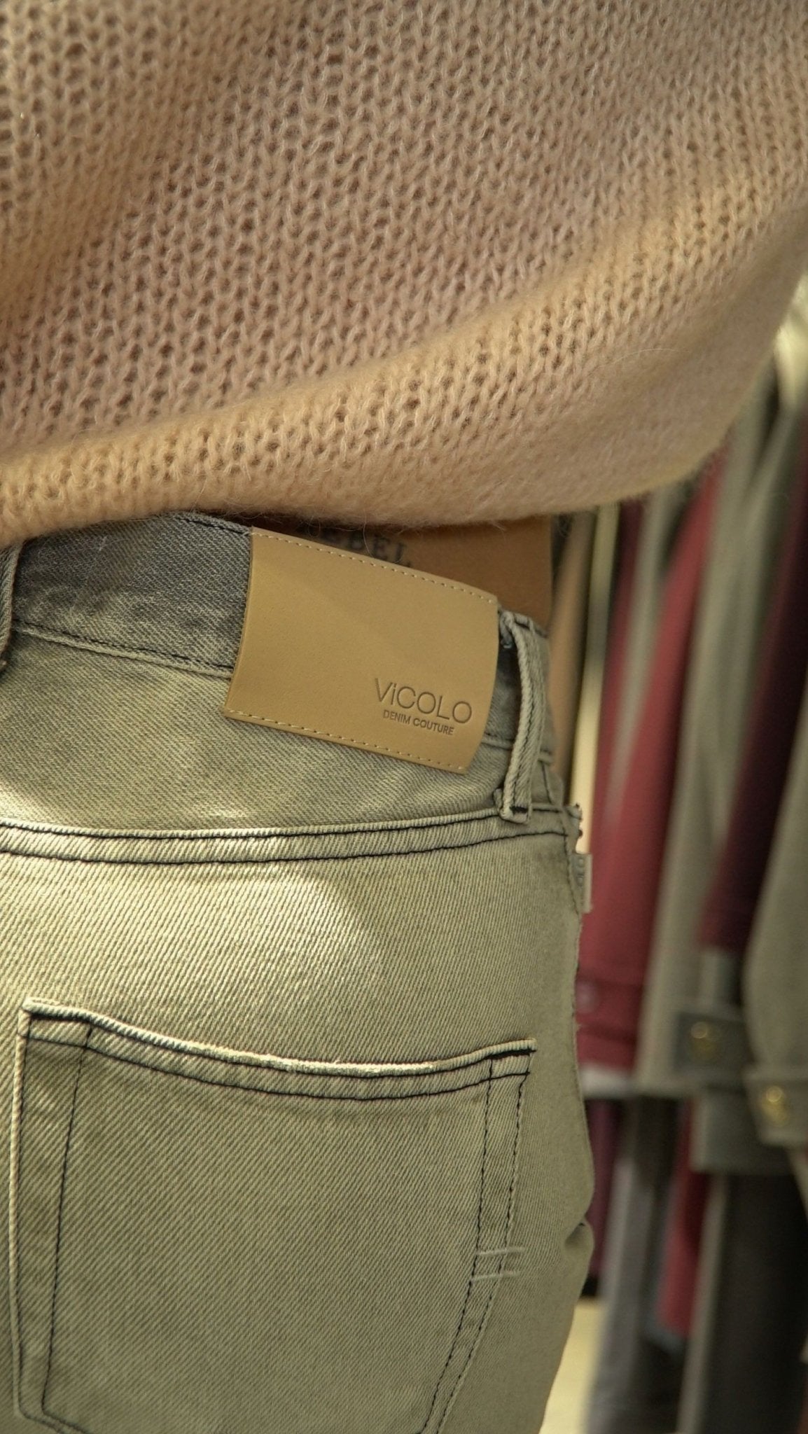 Jeans Zoe bottone gioiello - VICOLO - DD5098 - World Fashion