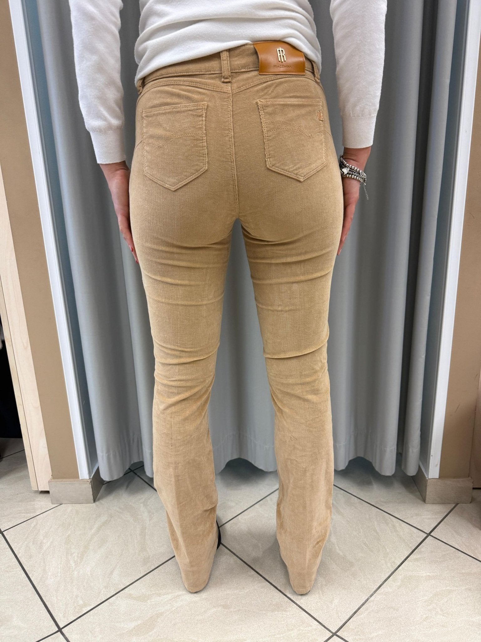 Pantalone bootcut effetto push up in velluto 1000 righe Donna - FRACOMINA - FR25WV8020W56901 - World Fashion