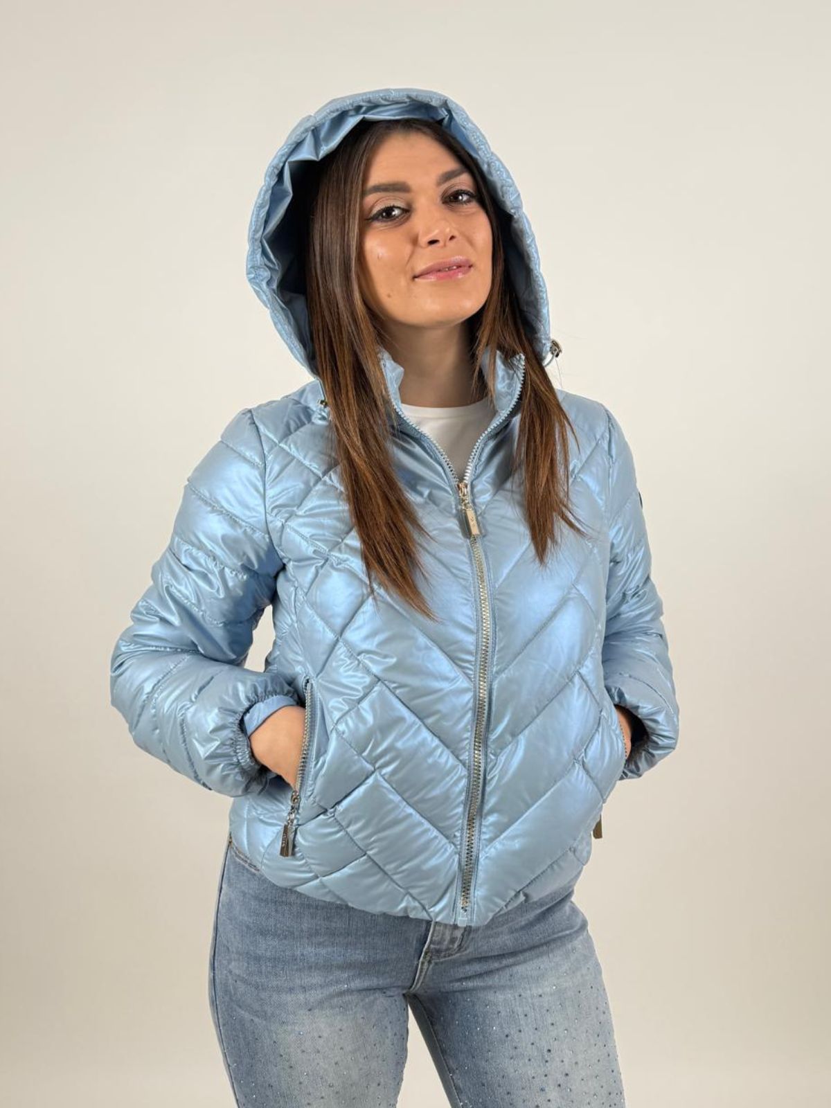 Piumino con cappuccio. Donna - Gaudì Jeans - World Fashion