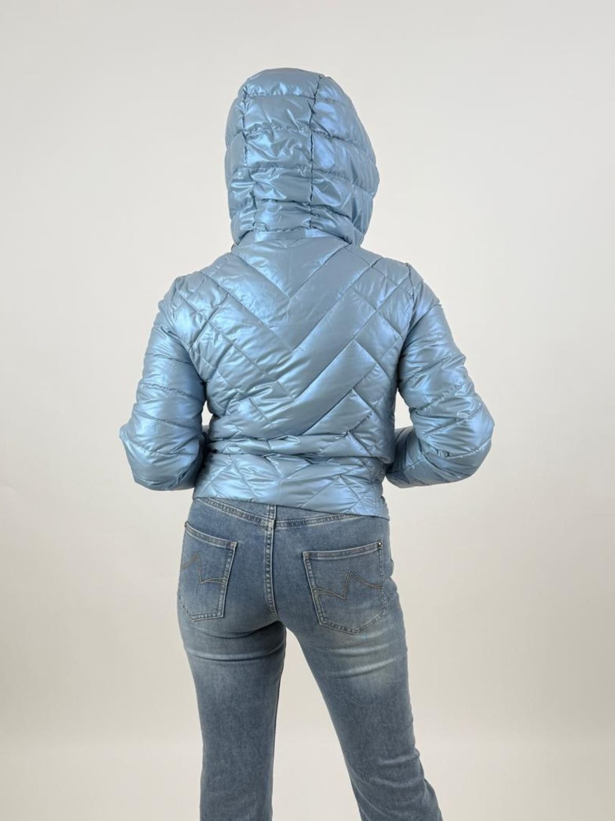 Piumino con cappuccio. Donna - Gaudì Jeans - World Fashion