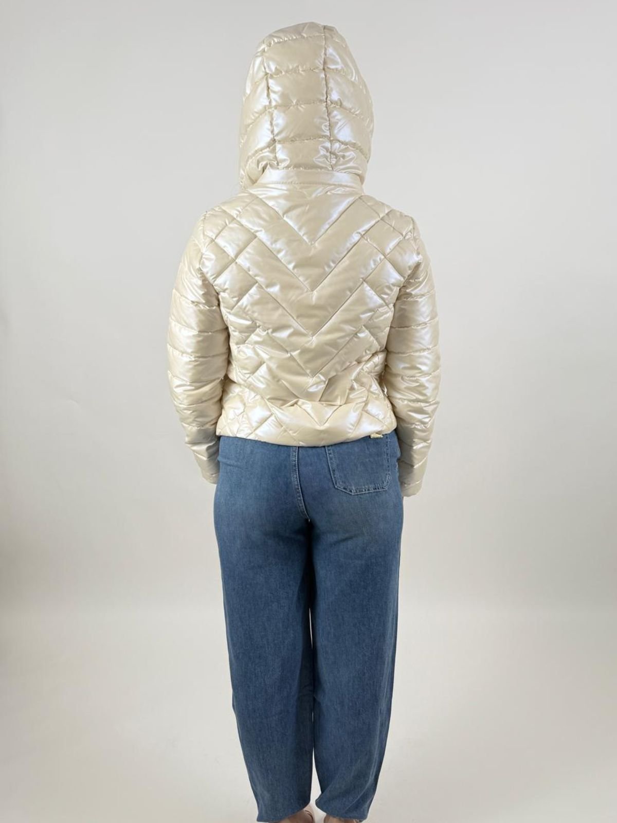 Piumino con cappuccio. Donna - Gaudì Jeans - World Fashion