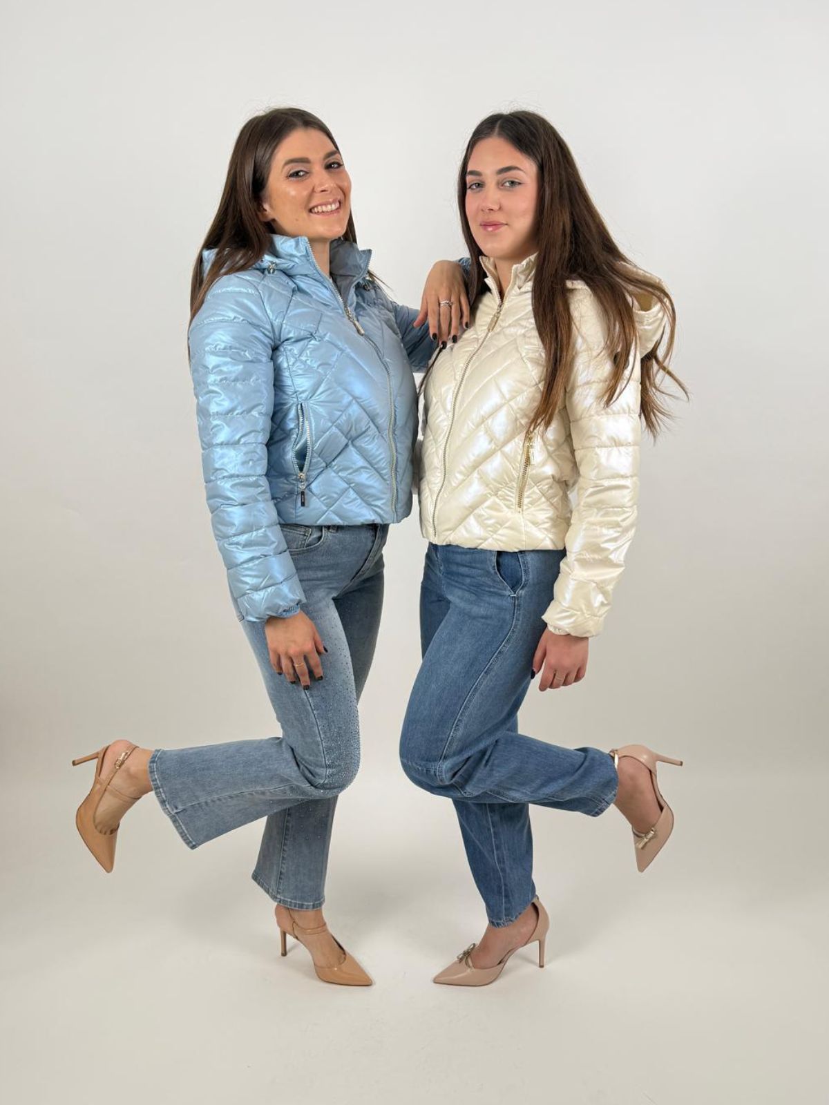 Piumino con cappuccio. Donna - Gaudì Jeans - World Fashion