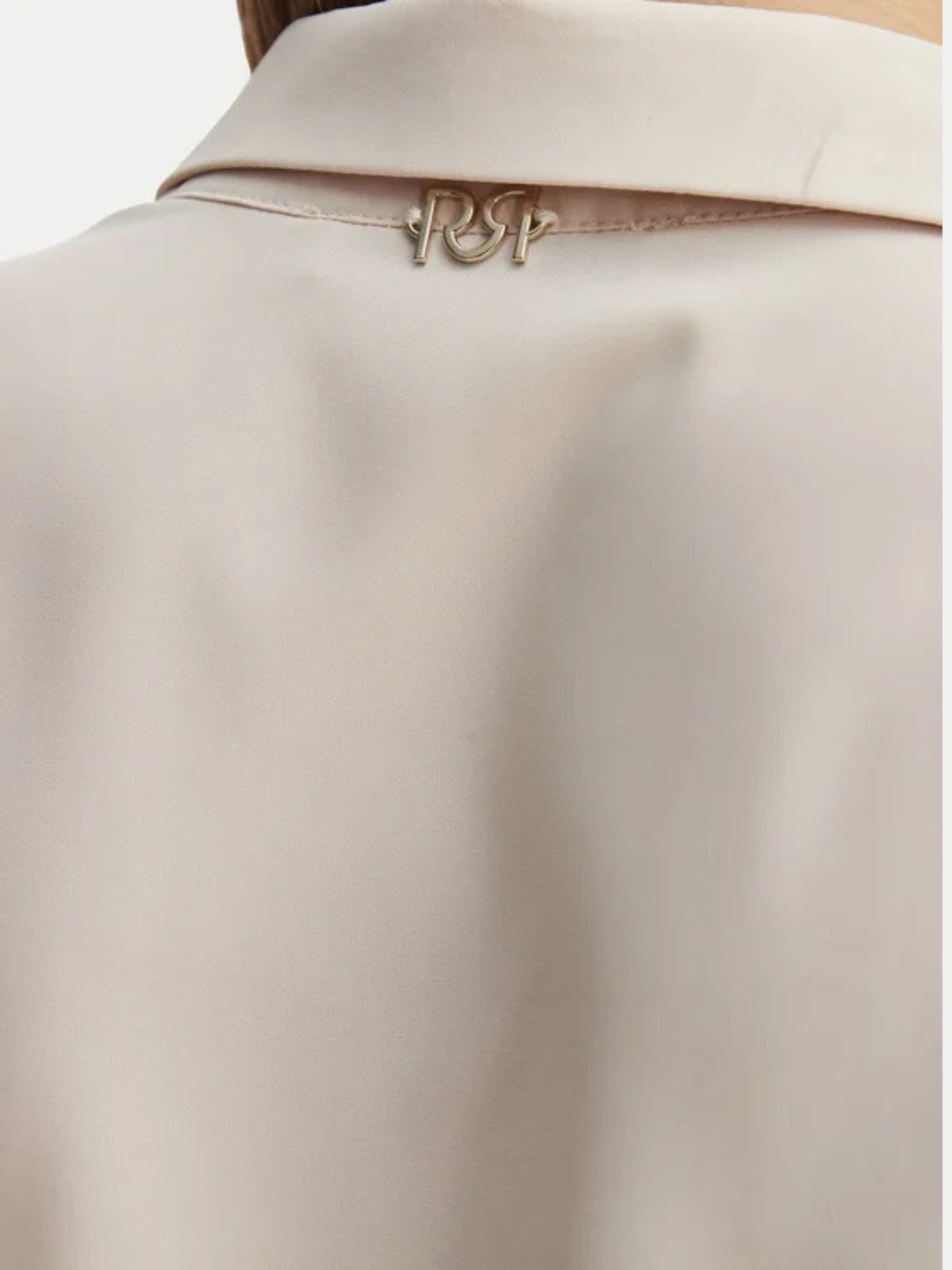 Rinascimento - Camicia con bottoni ricoperti in tessuto georgette - Donna - World Fashion