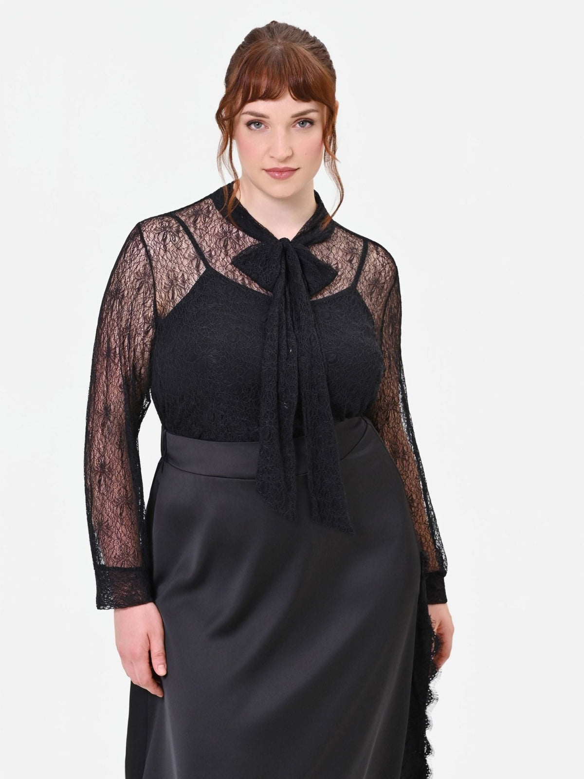 Rinascimento Curvy - Camicia in pizzo con collo a fiocco - Donna - World Fashion