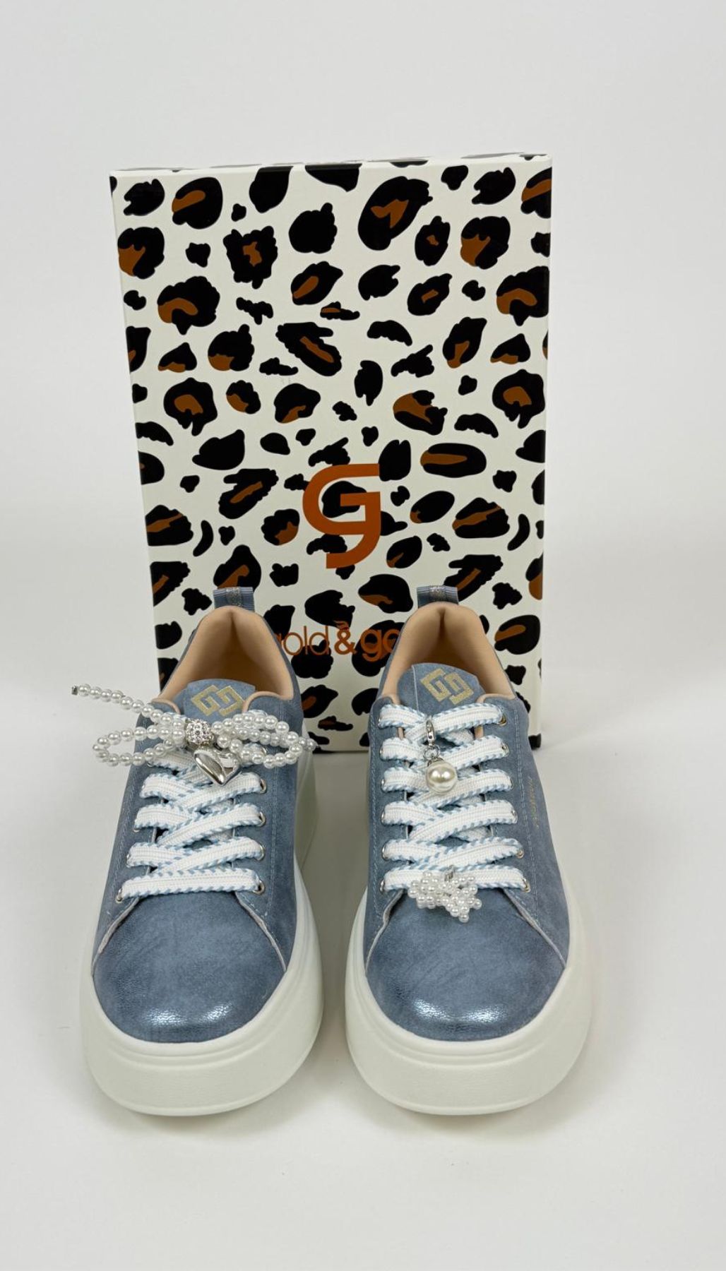 Sneaker da donna con applicazioni di perle Donna - Gold&Gold - World Fashion