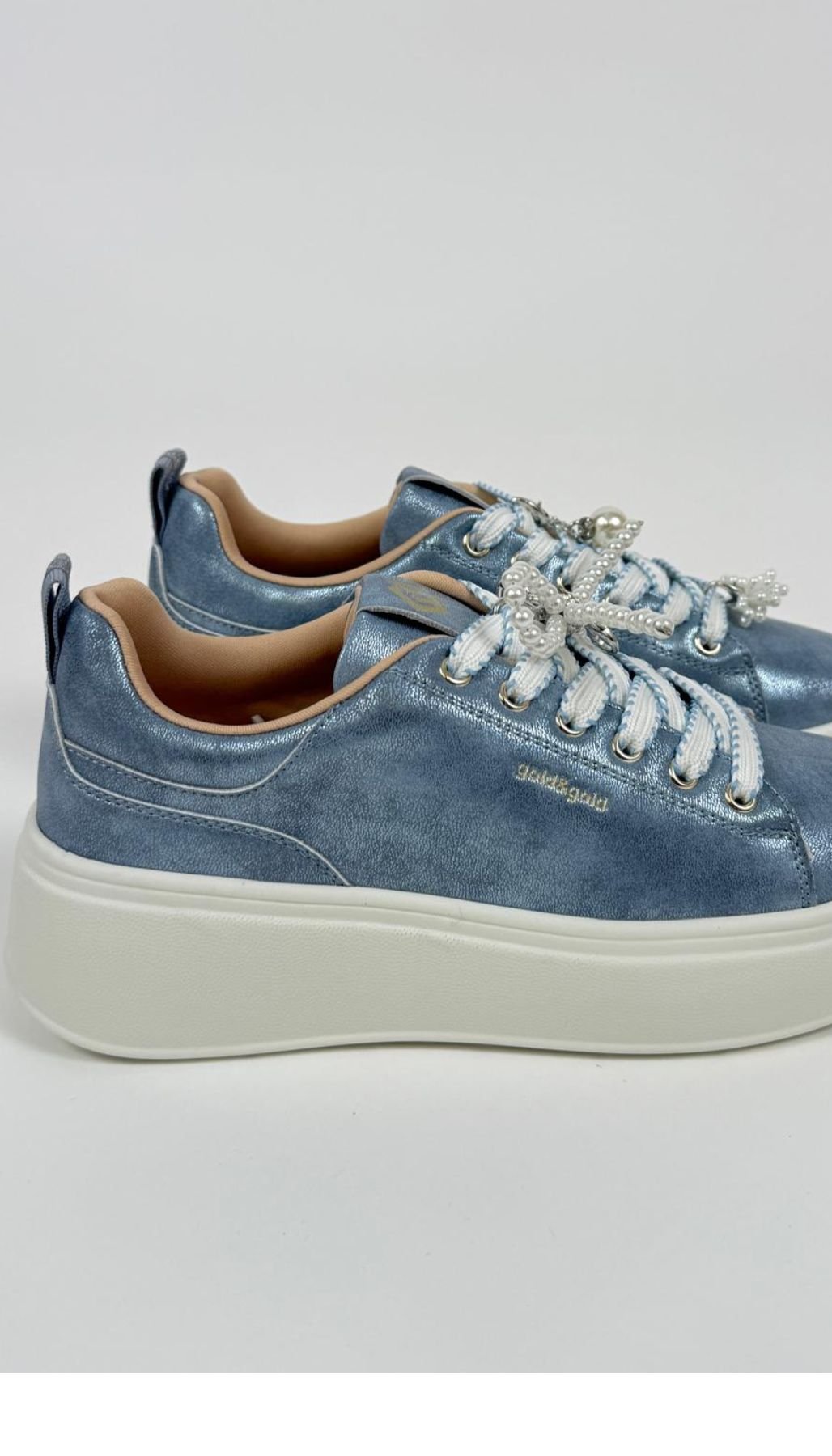 Sneaker da donna con applicazioni di perle Donna - Gold&Gold - World Fashion