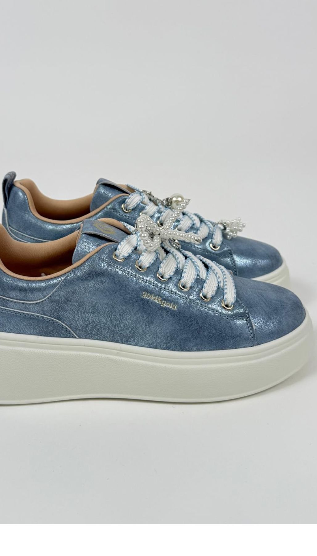 Sneaker da donna con applicazioni di perle Donna - Gold&Gold - World Fashion