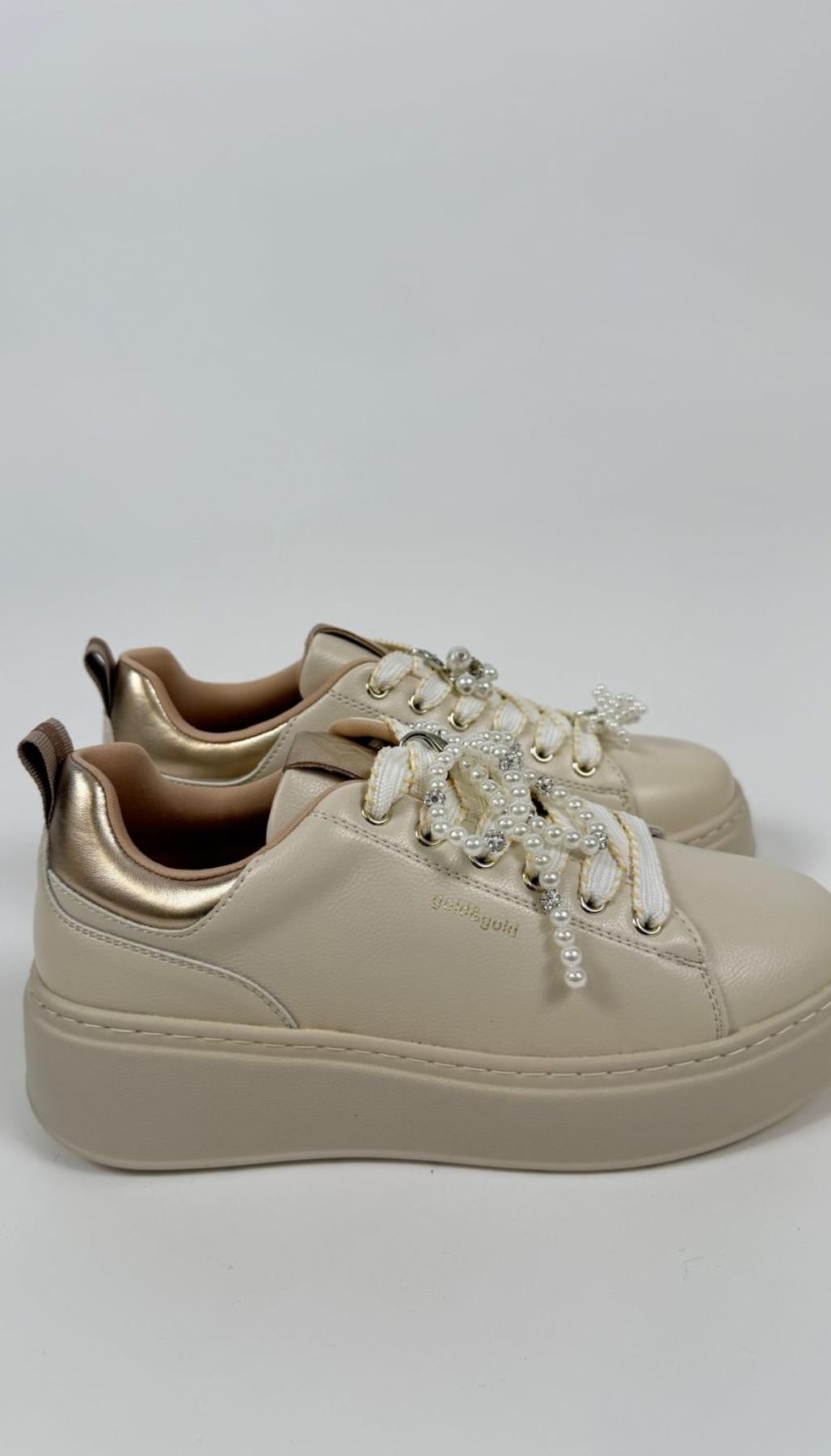Sneaker da donna con applicazioni di perle Donna - Gold&Gold - World Fashion