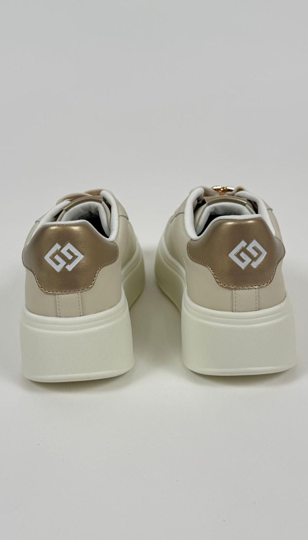 Sneakers Donna Stringate con Accessorio Bianco Donna - Gold&Gold - World Fashion