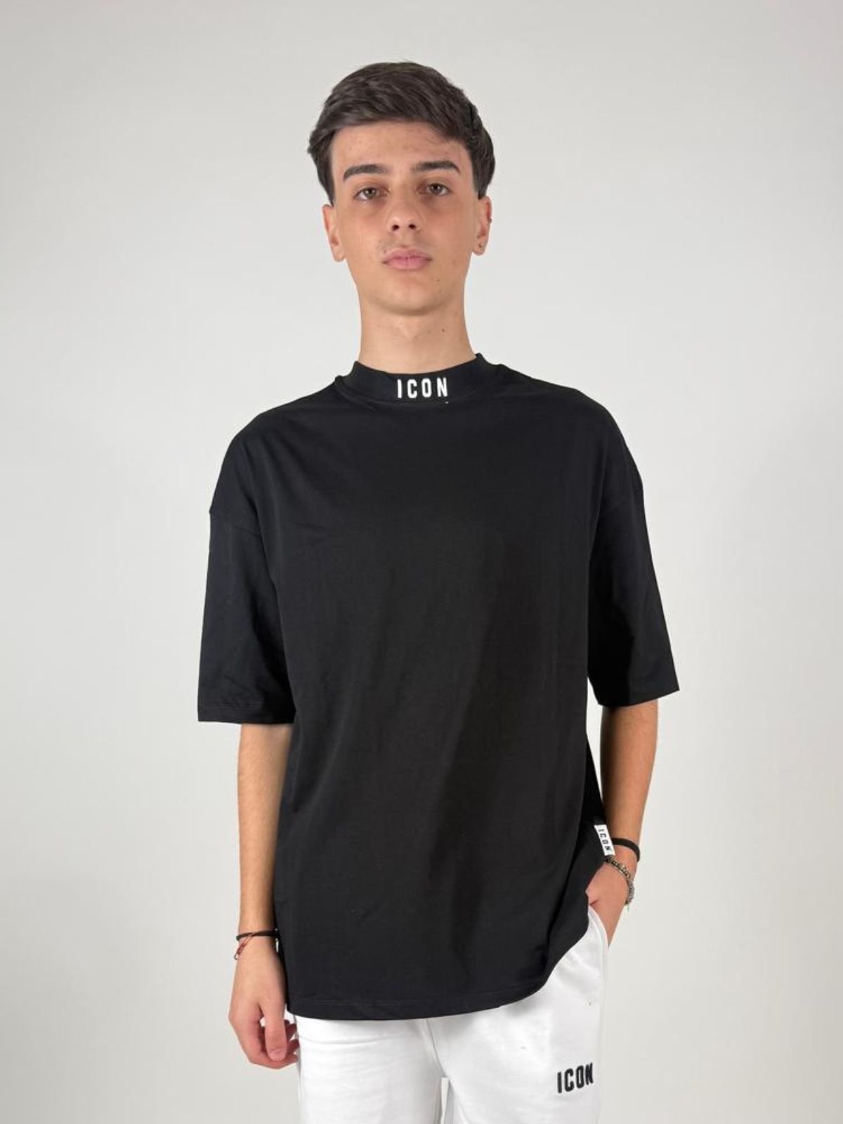 T-Shirt Mezzocollo C/Logo Grande Dietro Uomo - Icon - World Fashion