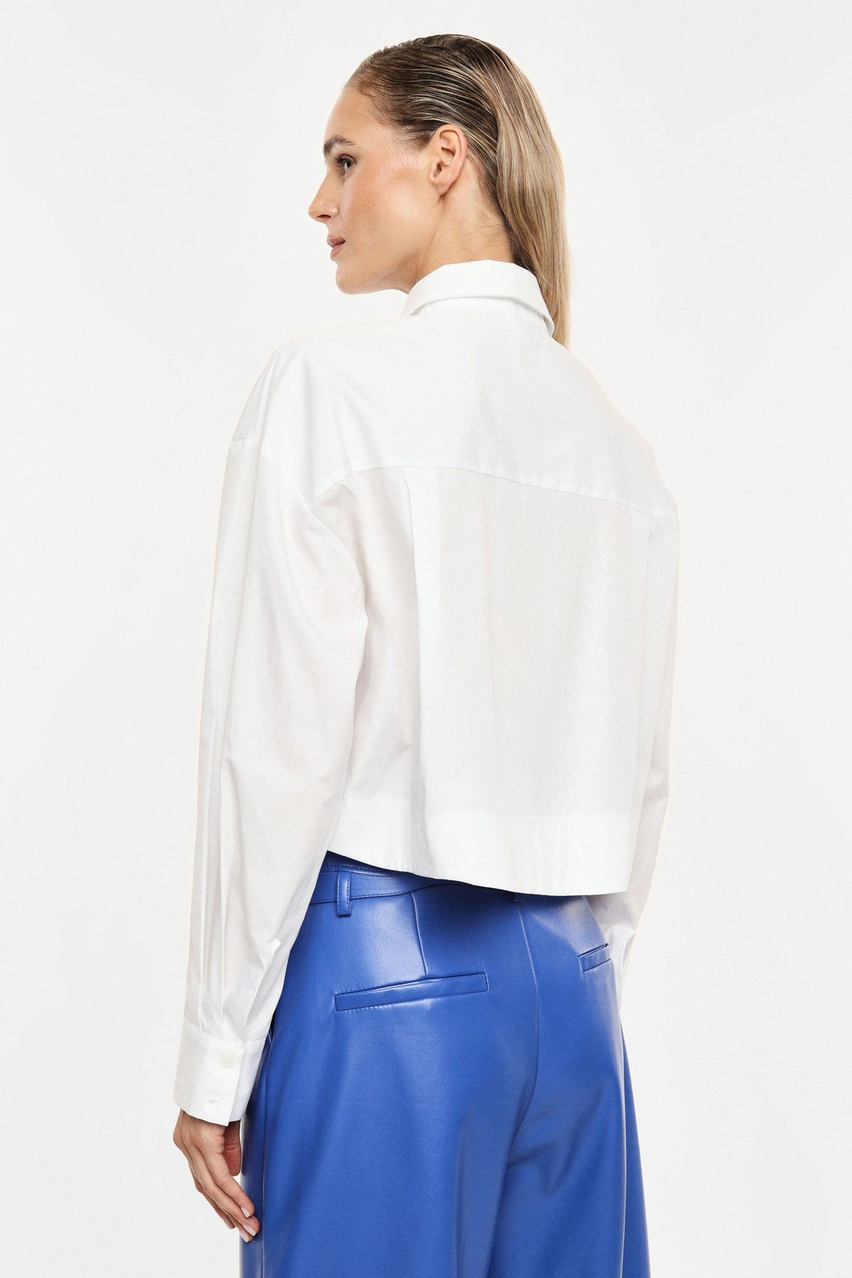 Imperial - Camicia cropped con colletto classico e spilla gioiello - Donna