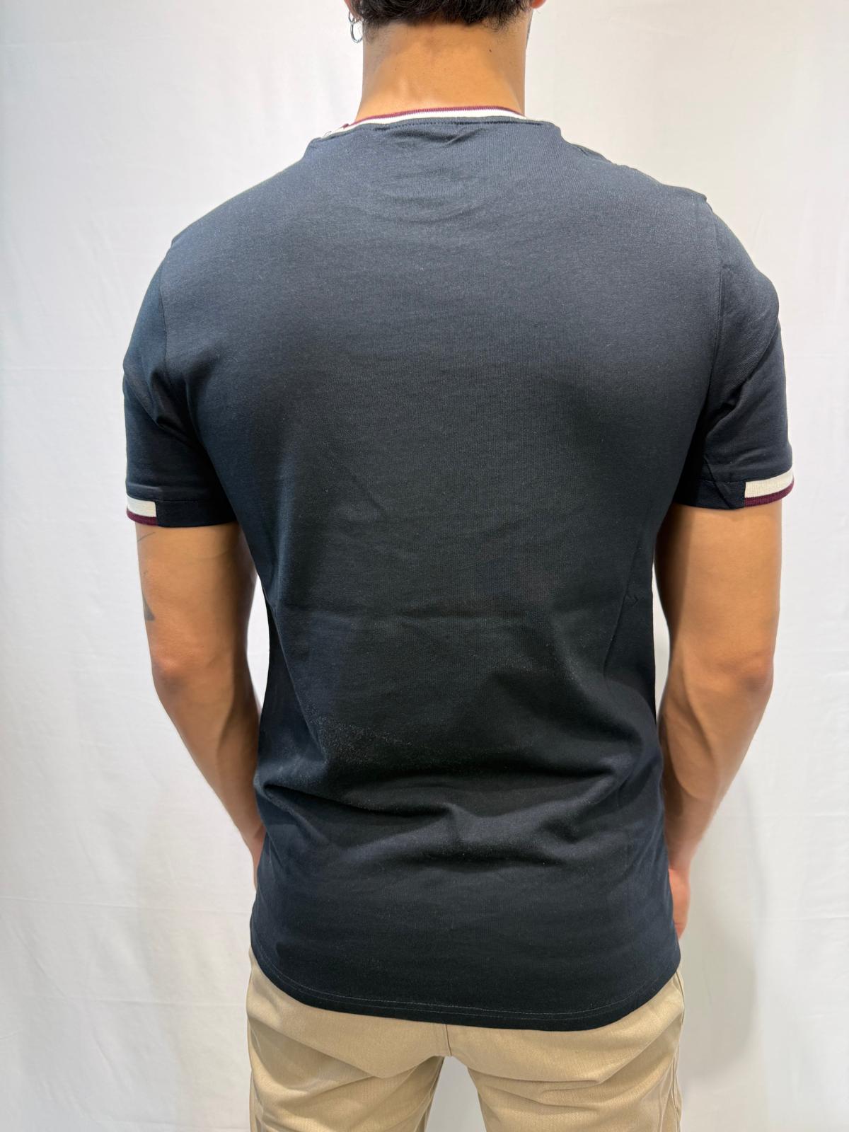 TS2210V - T - SHIRT - LYLE & SCOTT - World Fashion