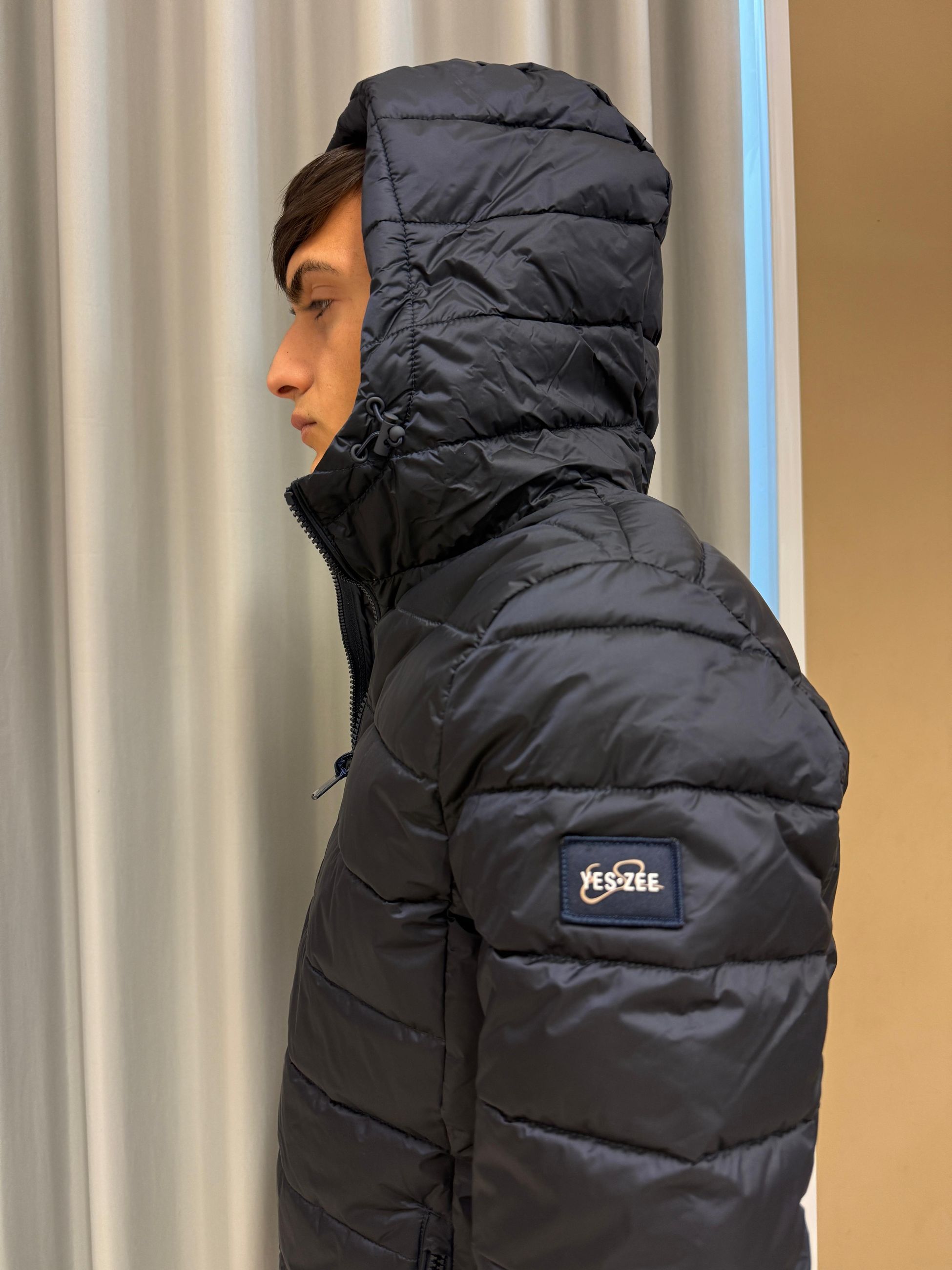 J876QG00 - CAPISPALLA - Yes Zee