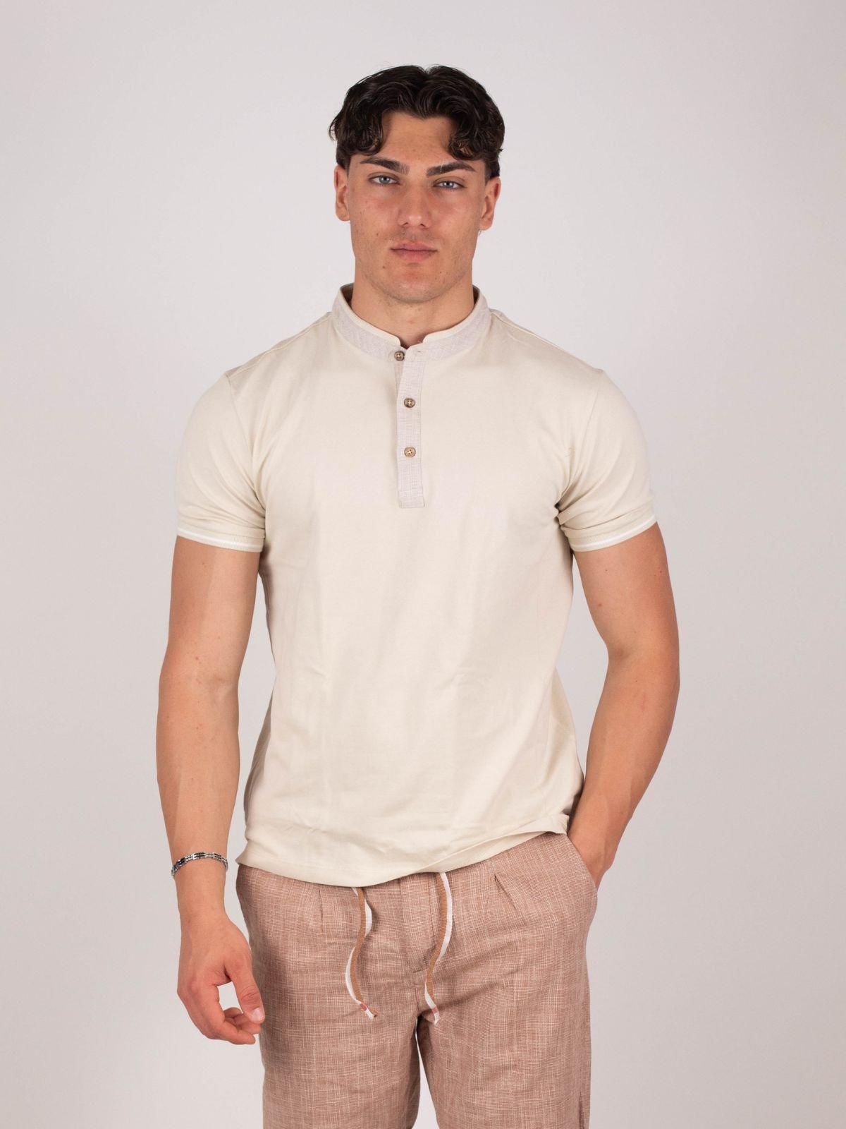 Yes Zee - T-shirt con bottoni e mezzo collo realizzata in cotone con dettagli a contrasto - Uomo - World Fashion