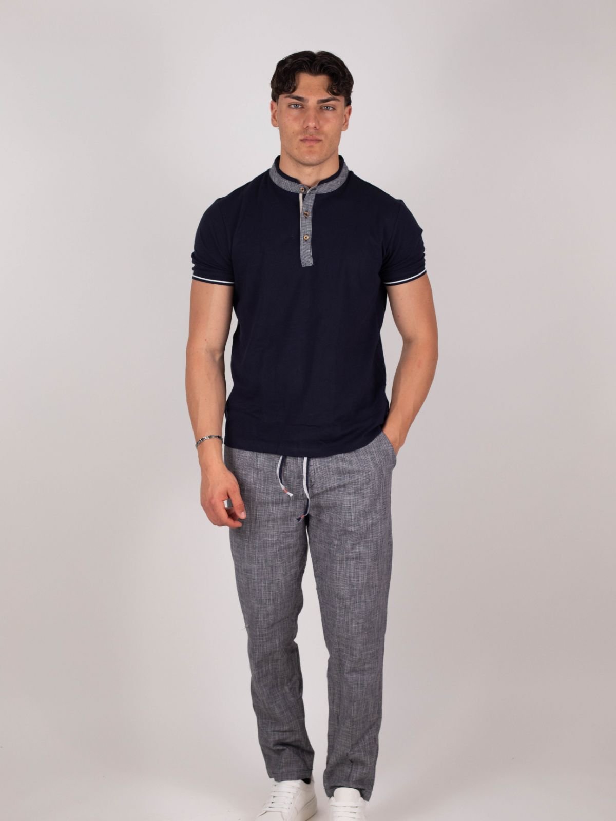 Yes Zee - T-shirt con bottoni e mezzo collo realizzata in cotone con dettagli a contrasto - Uomo - World Fashion