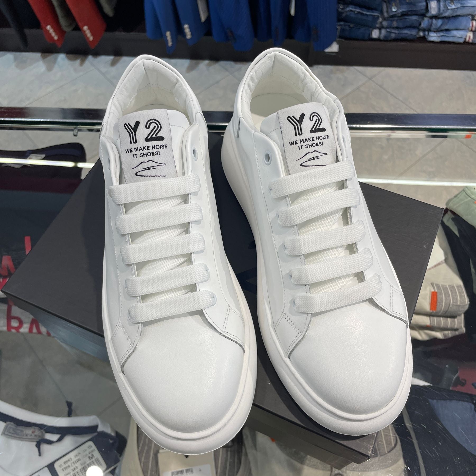 YU04 - Calzature - Y2 - World Fashion