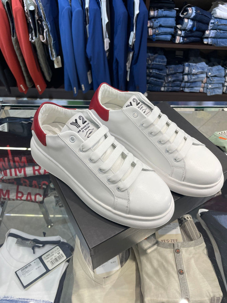 YU04 - Calzature - Y2 - World Fashion